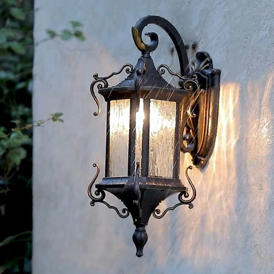 Vintage Outdoor Waterproof Wall Lantern – Rustproof Aluminum Glass Sconce for Garden and Courtyard Lighting