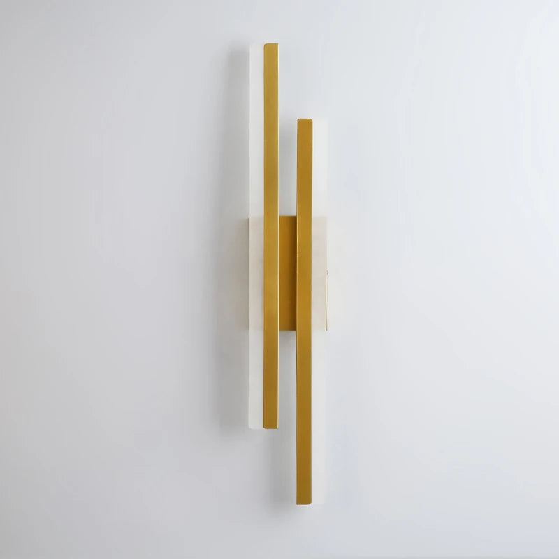 Straight Line Golden Wall Light - Elegant Fixture for Stylish Home Decor - Height 650mm