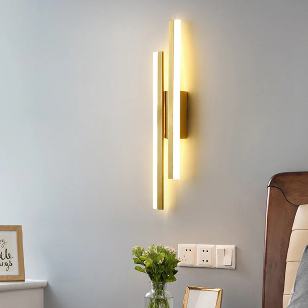 Straight Line Golden Wall Light - Elegant Fixture for Stylish Home Decor - Height 650mm