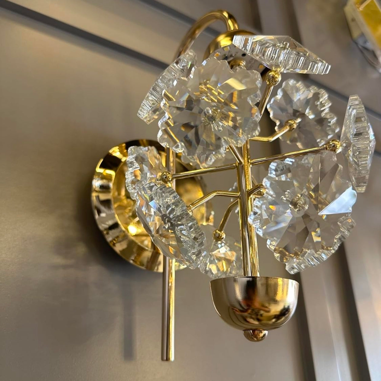 Modern Crystal Wall Light - Elegant LED Wall Sconce for Bedroom, Living Room, and Hallway Decor