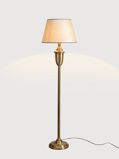 Modern Minimalist Floor Lamp - Adjustable Lighting with Sleek Metal Finish for Contemporary Home Décor Accent